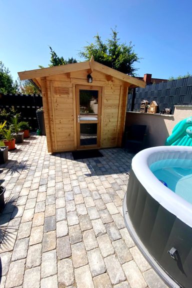 Sauna & Whirlpool